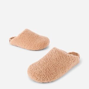Intentionally Blank Apres Slippers - NWT - Size 7